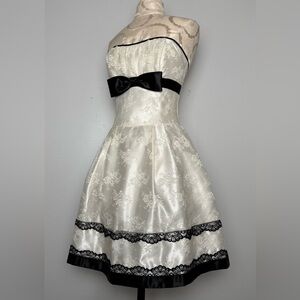 Gunne Sax Jessica McClintock Strapless Dress 3 Cream Black Lace Party